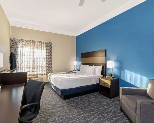 La Quinta Inn & Suites by Wyndham Phoenix I-10 West Hotels near Estrella