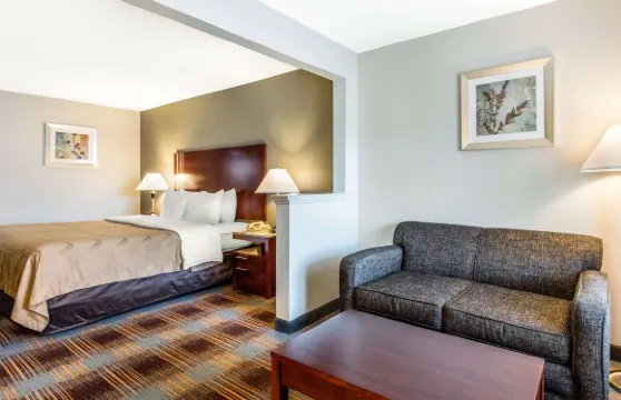 機場I-240凱藝酒店