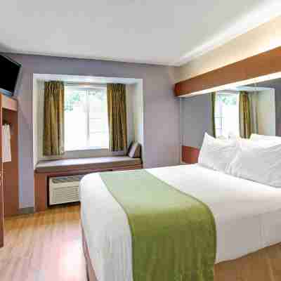 Microtel Inn & Suites by Wyndham Cherokee Rooms