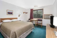 Super 8 by Wyndham Murdo Hotels in Murdo