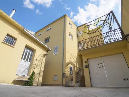 Cozy Apartment Iskra Отели в г. Солин