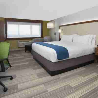 Holiday Inn Express & Suites Indianapolis Northwest Rooms