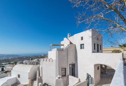 Kastro Mansion Hotel Overview