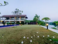 Naraya Riverside Resort