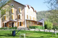 Logis - Hotel Restaurant du Parc Hotel di Saint-Cyprien-sur-Dourdou