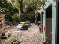 No11 Boutique Hotel & Brasserie Hotels near مبنى البرلمان الاسكتلندي