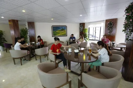 Hoang Ngoc Hotel Отели в г. Lung Cu