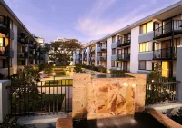Lodestar Waterside Apartments Hotels in Como