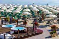 Hotel Torremaura Fronte Mare Con Beach Club - Boutique