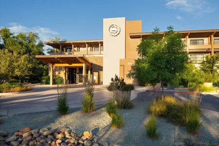 Sheraton Redding Hotel at the Sundial Bridge