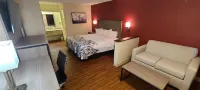 Red Roof Inn & Suites Cornelius - Lake Norman Hotels in Davidson