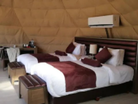 Wadi Rum UFO Luxotel - Campsite Hotels in Quairah District