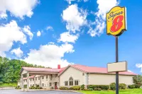 Super 8 by Wyndham Mt. Vernon - parking