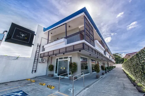 Bumble V Hotel Subic - 3-Star