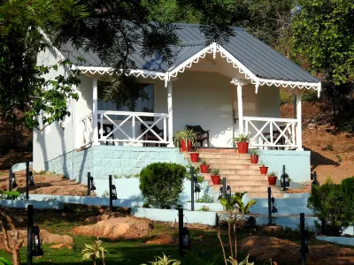 Greendale Resort Hotele w: Pachmarhi Cantt