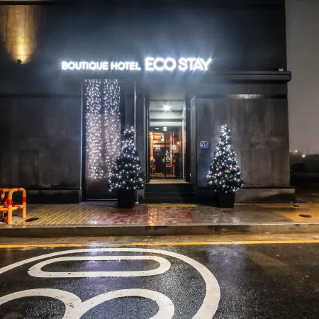 Hotel Eco Stay Отели рядом с достопримечательностью «Королевская гробница Чогёндан»