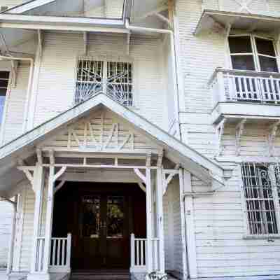 The Manor at Camp John Hay Hotel Exterior