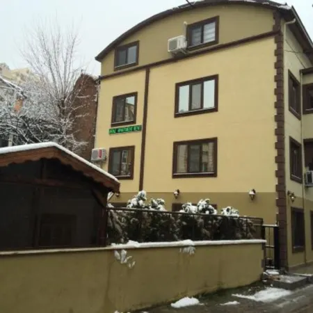 Araz Apart