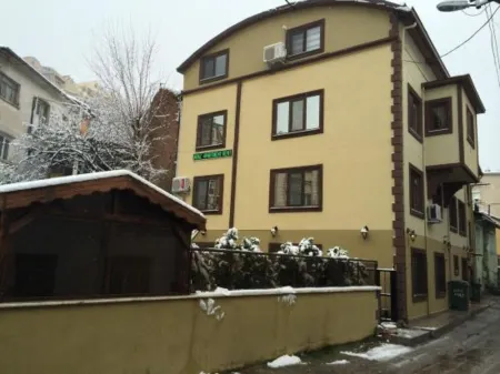 Araz Apart Отели рядом с достопримечательностью «Часовая башня Нусретие»