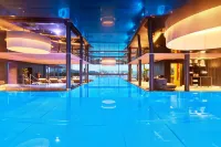 Hotel Chalet Mirabell - Pools