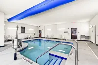 Cobblestone Hotel & Suites - Superior Duluth - piscina