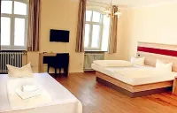 Hotel-Gasthof Flötzinger Bräu Các khách sạn gần Ludwigsplatz