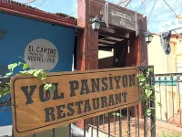 El Camino Hostel & Pub