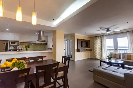 Sta Barbara Residence Hotel Отели рядом с достопримечательностью «Naukban Blue Lagoon»