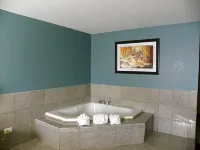 Causeway Bay Hotel - Hot Tub