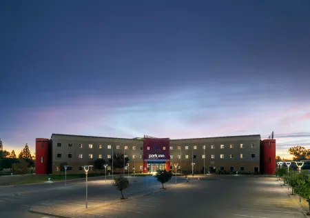 Park Inn by Radisson Polokwane Отели рядом с достопримечательностью «Peter Mokaba Stadium»