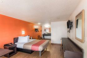 Motel 6 Kalamazoo, MI