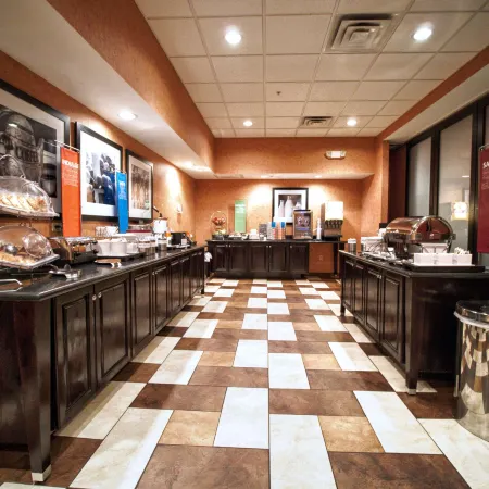 Hampton Inn & Suites Elk City