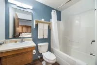 WoodSpring Suites Bentonville - Parkplatz