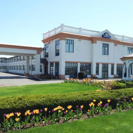 Days Inn by Wyndham Windsor Locks / Bradley Intl Airport