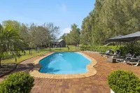 The Convent Hunter Valley Hotel فنادق في لوفديل