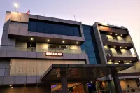 Hotel Vaishnavi Heights Hotels in Manjurahi