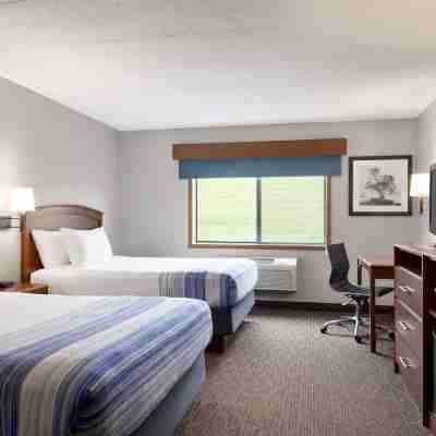 AmericInn by Wyndham Sauk Centre Rooms