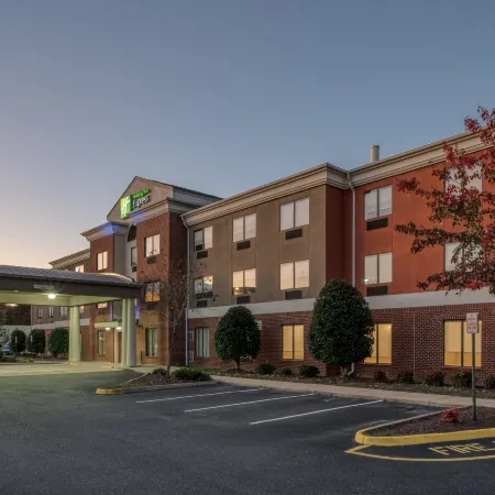 Holiday Inn Express & Suites THORNBURG-S. FREDERICKSBURG by IHG