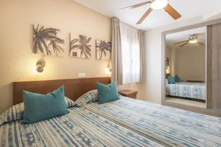 Apartamentos Vista Sur Отели рядом с достопримечательностью «Aloe Park»