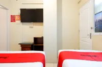 RedDoorz near Universitas Diponegoro Semarang 2 Hotel di Banyumanik