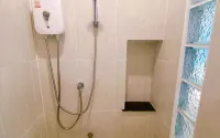Petchngam Home Resort Hotels in U Thong