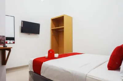 RedDoorz @ Jalan Danau Limboto Hotel di Sawojajar