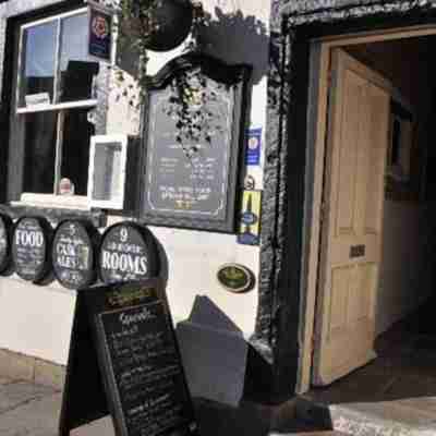 The Woolly Sheep Inn Hotel Exterior