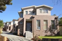Melbourne Luxury Villa at Doncaster Các khách sạn gần Tlig