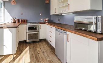 19 Cwmorthin Road - Housity