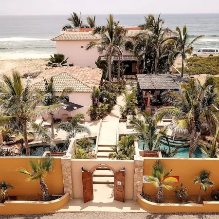 Cerritos Beach Inn