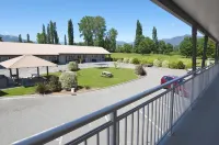 Mohua Motels فنادق في Pohara