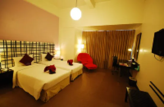 ジ・エンバシー サトーン ホテル Leoland Water Park周辺のホテル