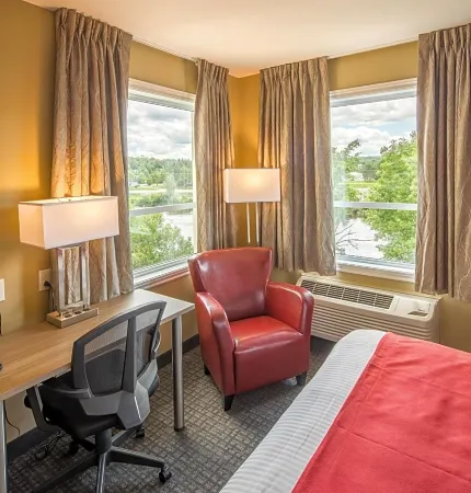 Super 8 by Wyndham Mont Laurier Отели в г. Антуан-Лабель