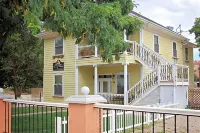 Bowen Motel Hotels in 